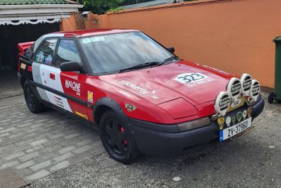 Mazda 323 1990