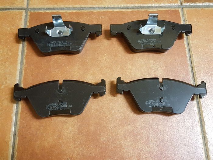 BMW E60 E61 Front Brake Pad Set