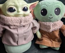 2 Star Wars Mandalorian Baby Yoda"s