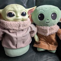 2 Star Wars Mandalorian Baby Yoda"s