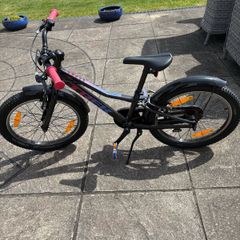 Girls 20 inch bike barely used