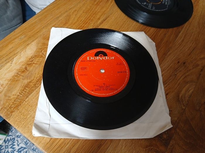 He Family Child 7" Irish Press