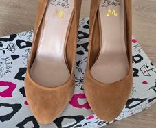 Tan Shoes Miss KG