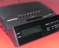 Grundig electronic digital clock radio