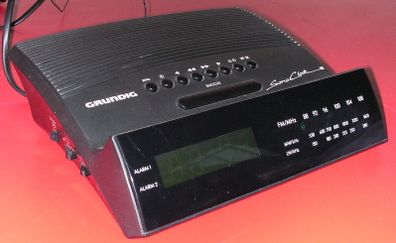 Grundig electronic digital clock radio