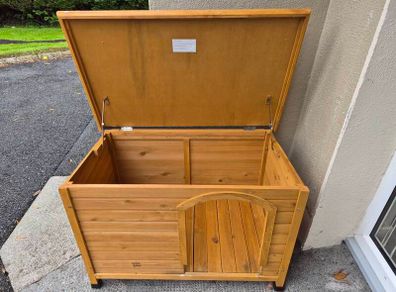 dog kennel