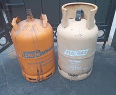 gas bottles (full)