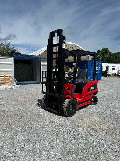 2400kg electric forklift