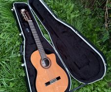 Cordoba C7-CE Classical Electro-Acoustic Guitar + Hard Case