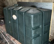 1100 oil tank