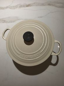 Le creuset 22cm dutch oven