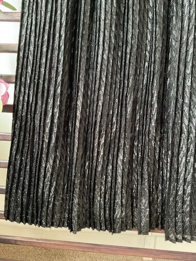 skirt black sparkle pleated skirt elastic waistband size m/l