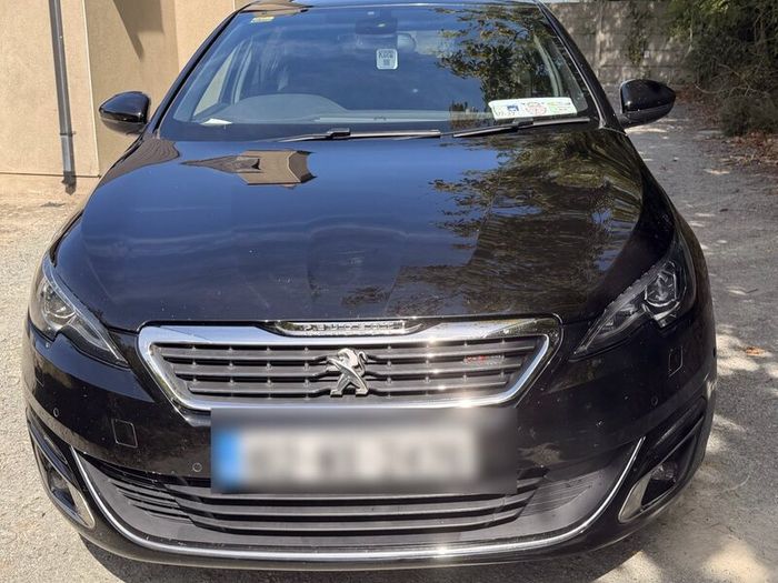 Peugeot 308 Automatic with manual shift mode
