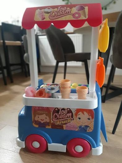 Child Ice cream cart
