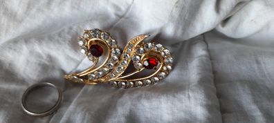 Absolutely Beautiful Vintage Brooch