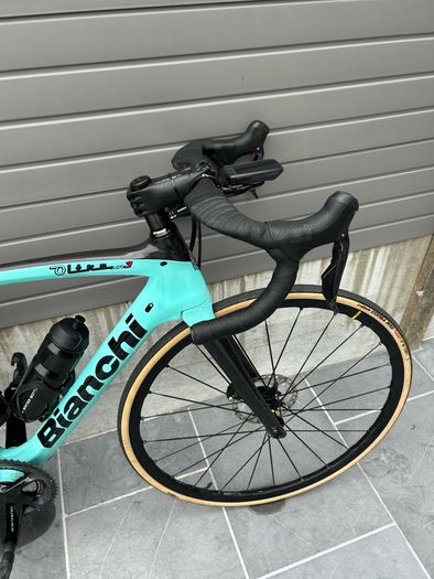 Bianchi Oltre XR3 Road Bike
