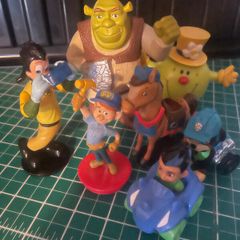 Set of toy figures