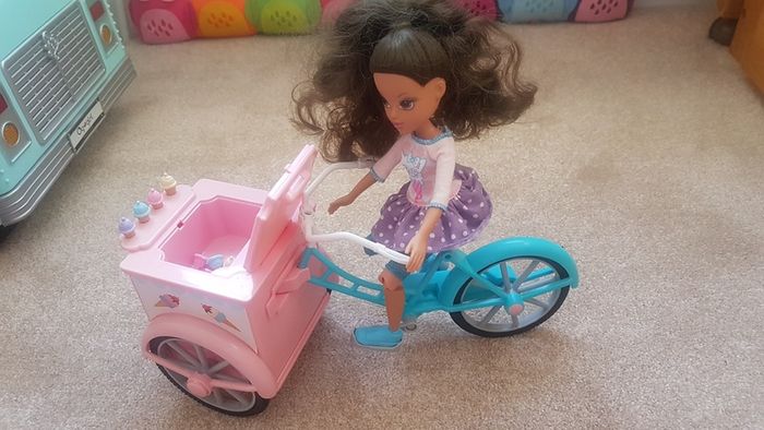 Moxie Girlz Ice Cream Bike & Sophina Doll