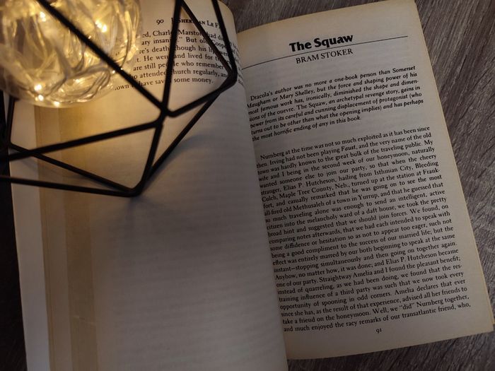 The Giant Book of Horror Stories ! Introduction by Stephen King ! 1994 ! by The Book Company !