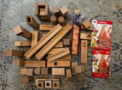 Ball track toy