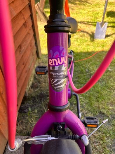 Apollo junior envy hybrid purple bike
