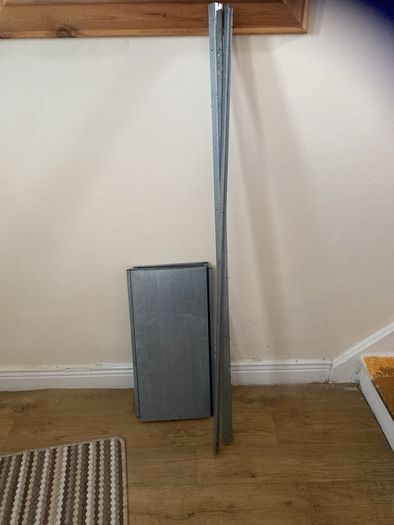 shelving four shelves needs screws