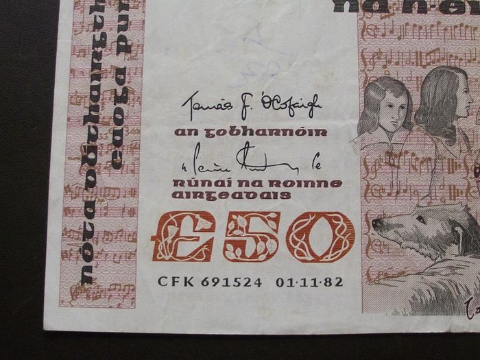 1982 Central Bank of Ireland 50 Pounds. B Series