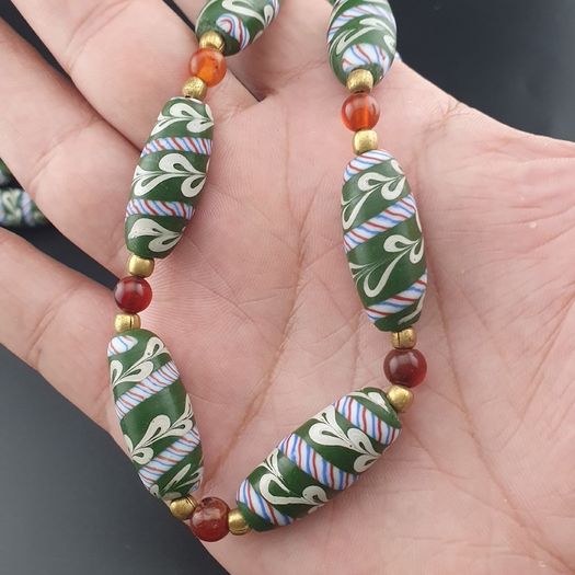 Vintage Venetian Style Feather Desgin Glass Beads Necklace