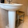 Bathroom sink & tap Image 3