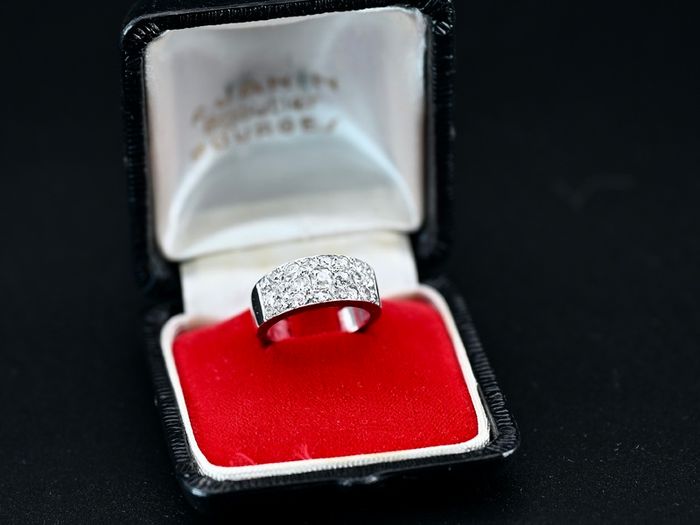 Antique Art Deco Diamond Ring - Eternity / Diamond Band