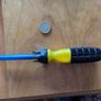 Magnetic extending screwdriver with 4 drill bits Image 5