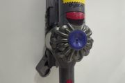 Dyson V8