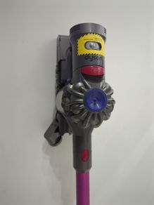 Dyson V8