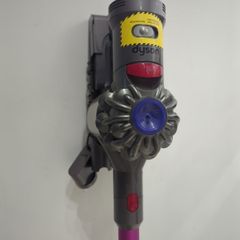 Dyson V8