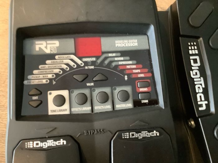 DigiTech RP90 multi-effects modeling guitar processor with Expression pedal