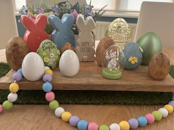Lovely Easter/Spring  bunny rabbit and egg decor