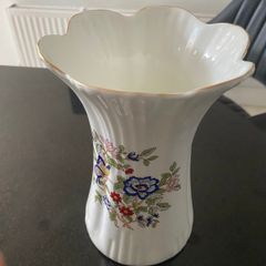 Royal Tara 7.5 inch vase