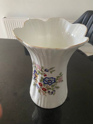 Royal Tara 7.5 inch vase