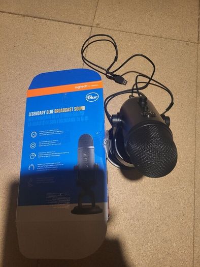 Logitech Blue Yeti USB Microphone