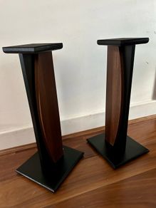 Speakers stands
