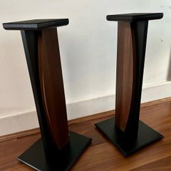 Speakers stands