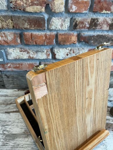 easel