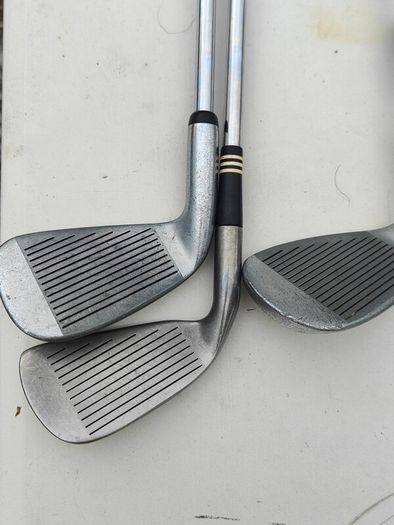 golf clubs trolley and bag