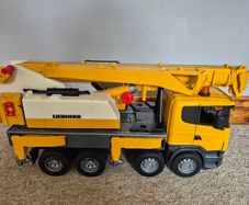 Kids crane truck