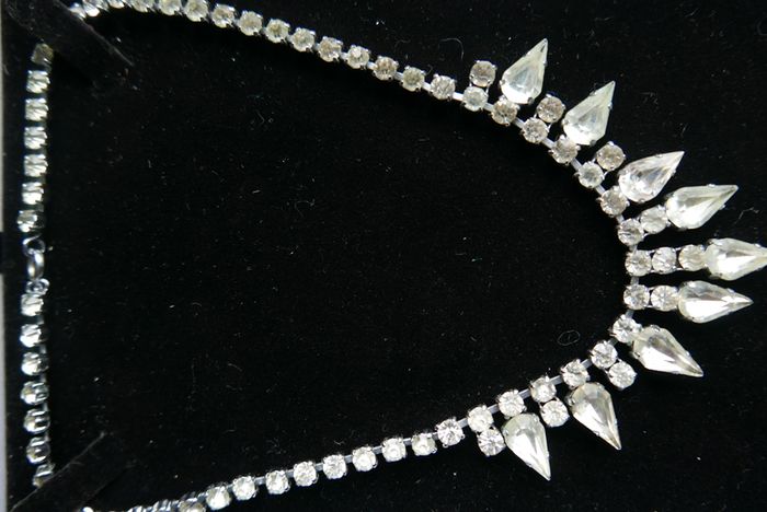 Vintage  Silver Tone Austrian Crystal Diamante Necklace Choker