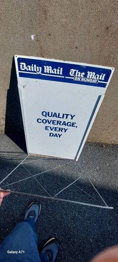 Daily mail ,ie mail on sunday newspaper advertising stand ,great colours,nice condition,,sold as seen ,buyer collects,,see pictures for condition,