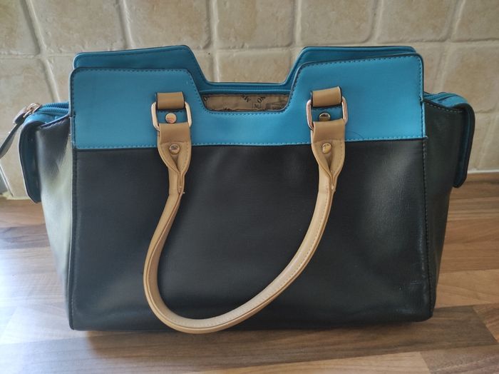 Women's handbags