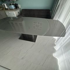 Extendable Kitchen table, glass