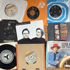 Elton John vinyl record singles 4 euros each
