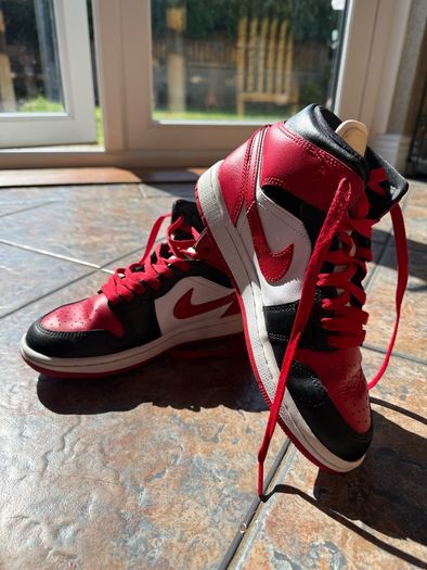 Air Jordan 1 Mid